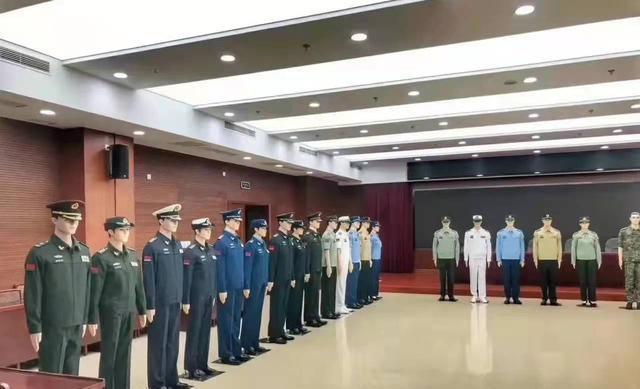 AG九游会填补了我军空白！解放军为何要向俄军学习列装21式作业服？(图6)