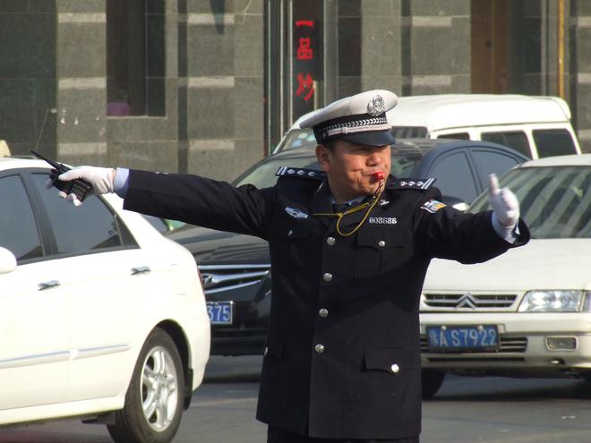 AG九游会四十春秋无私奉献 铁血丹心无怨无悔——记郑州市公安交通管理局一支队支队(图6)